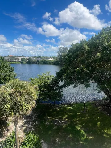 $2,100 | 3300 Spanish Moss Terrace, Unit 411, Lauderhill, FL 33319