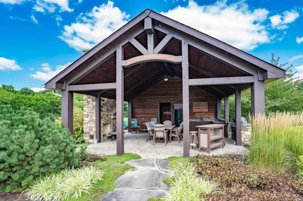 $1,945,000 | 12502 Kress Road, Roanoke, IN 46783