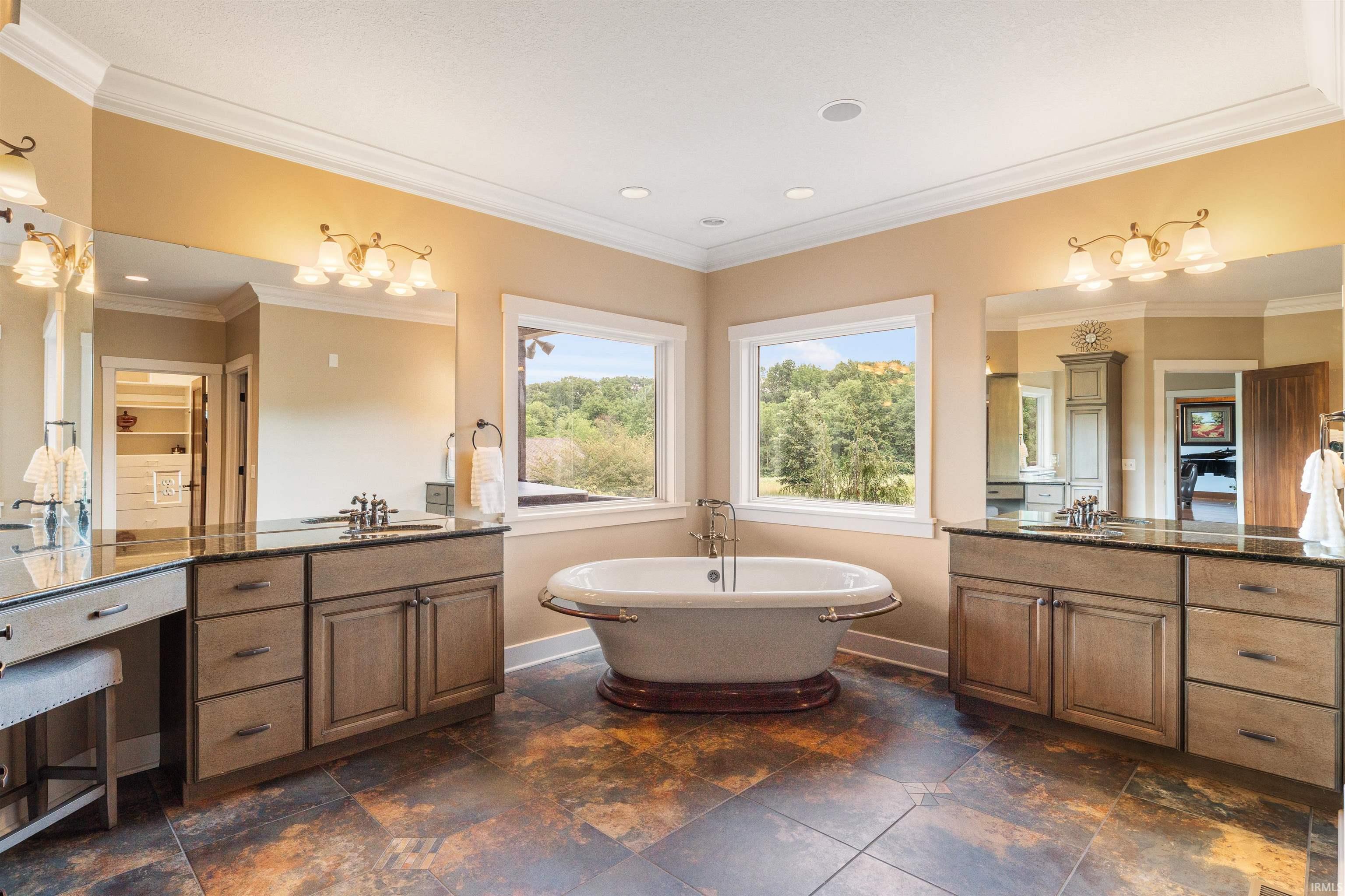 12502 Kress Road Roanoke, IN 46783 - Photo 9 of 36