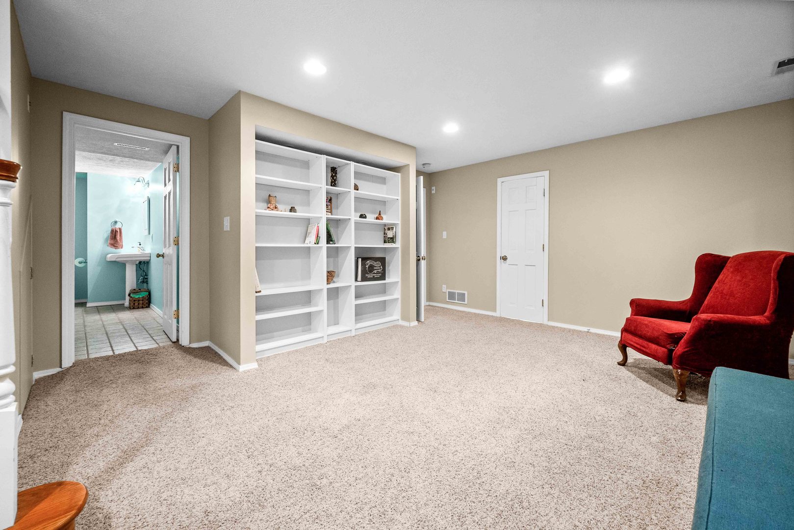 1302 Hillcrest Street Normal, IL 61761 - Photo 31 of 48 an empty room with furniture and entryway