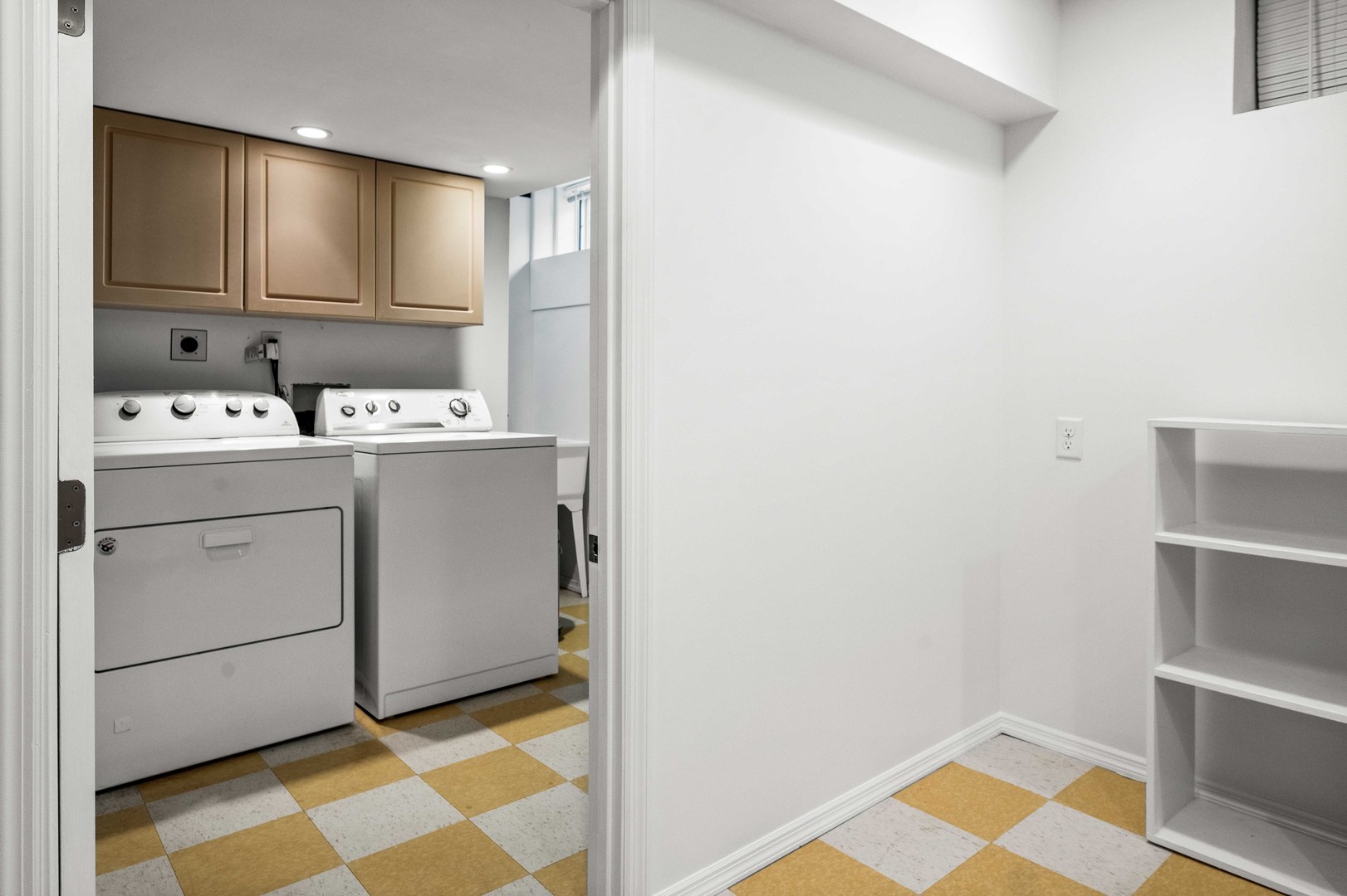 1302 Hillcrest Street Normal, IL 61761 - Photo 34 of 48 a view of utility room with washer and dryer