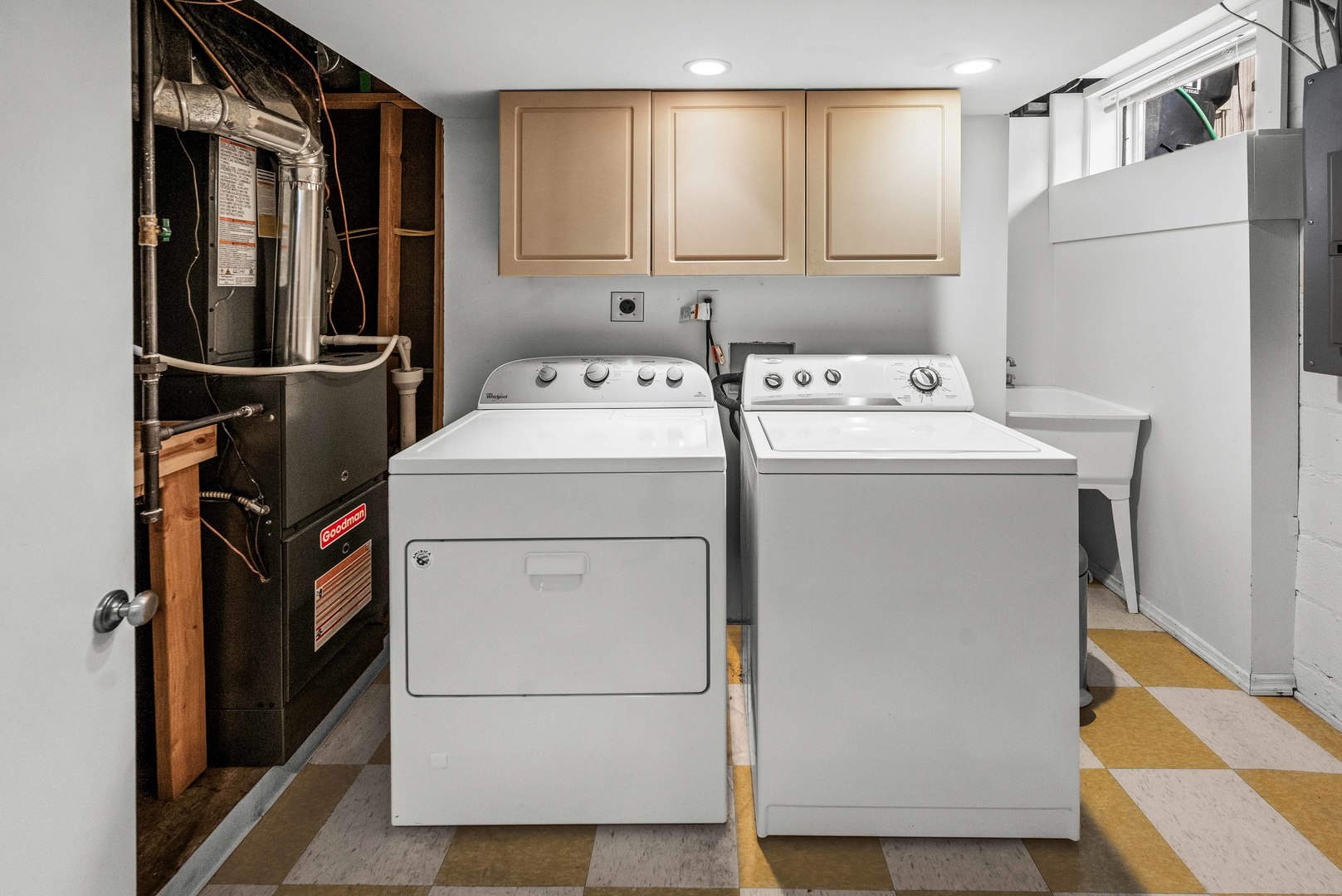 1302 Hillcrest Street Normal, IL 61761 - Photo 35 of 48 a utility room with dryer and washer
