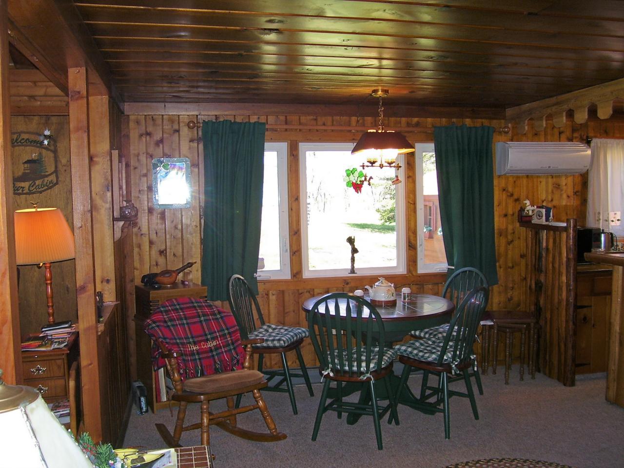 2 Old Coach Road Blakeslee, PA 18610 - Photo 5 of 8 Dining Area