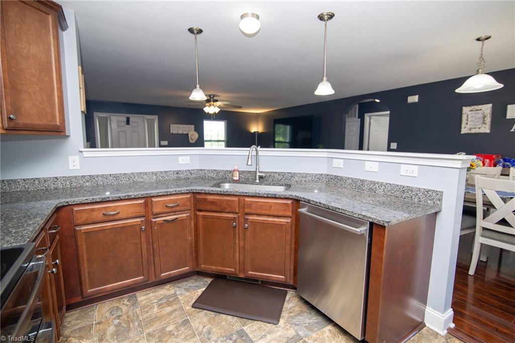 184 Beasley Road Mount Airy, NC 27030 - Photo 14 of 41