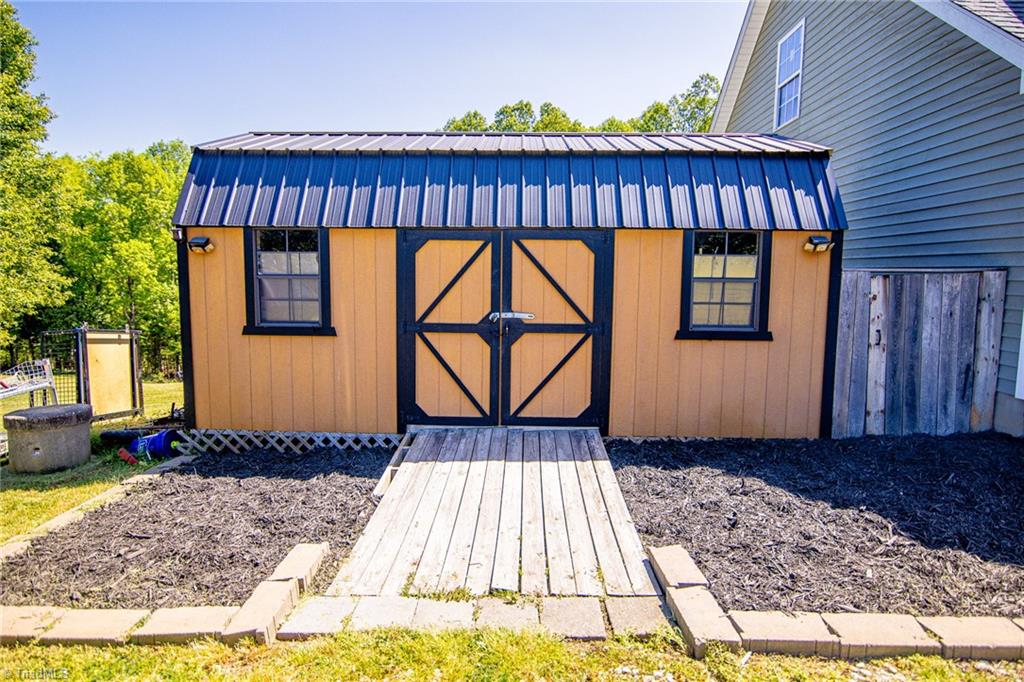 184 Beasley Road Mount Airy, NC 27030 - Photo 34 of 41