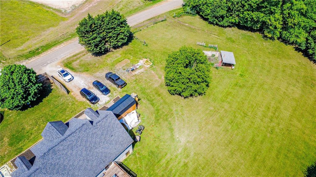 184 Beasley Road Mount Airy, NC 27030 - Photo 4 of 41
