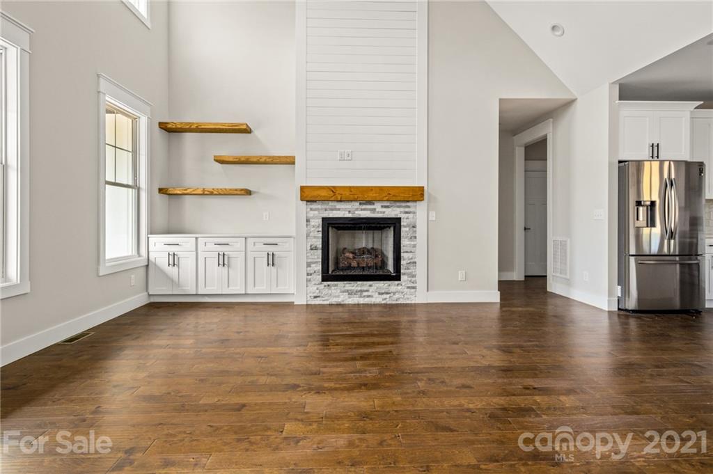 153 Israel Road Leicester, NC 28748 - Photo 9 of 40 Gallery Image 9