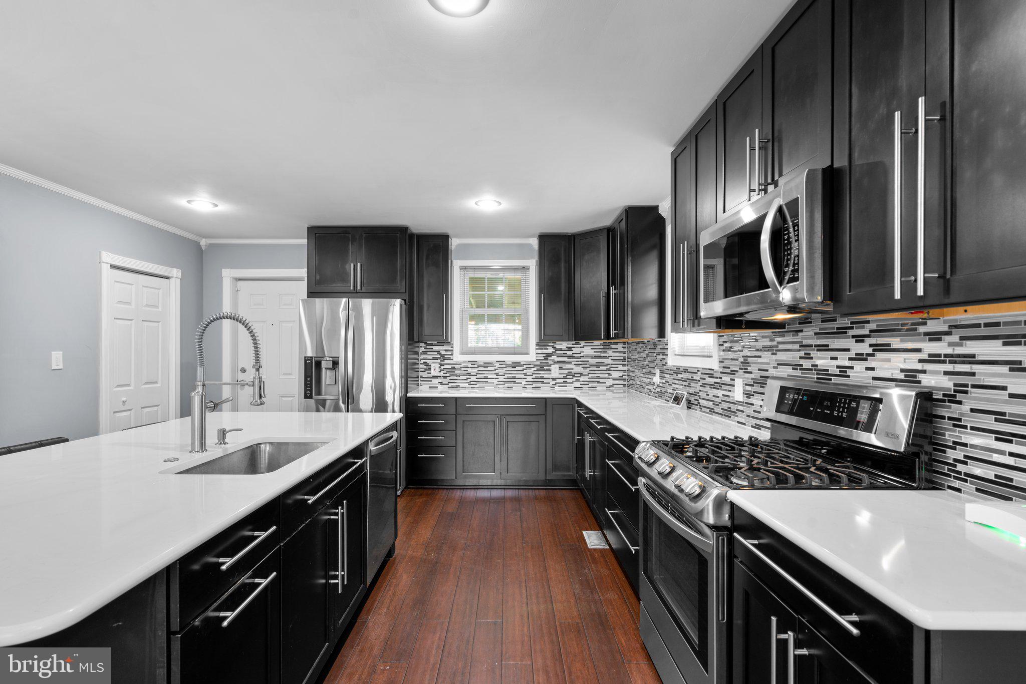 3814 Cedarhurst Road Baltimore, MD 21206 - Photo 13 of 38