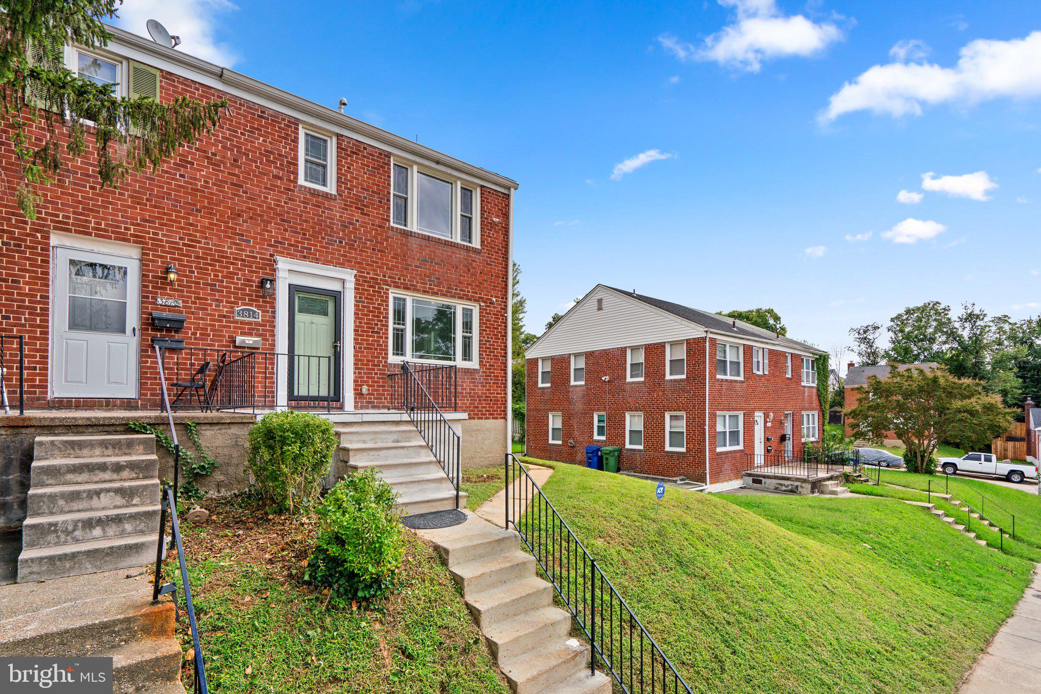 3814 Cedarhurst Road Baltimore, MD 21206 - Photo 3 of 38