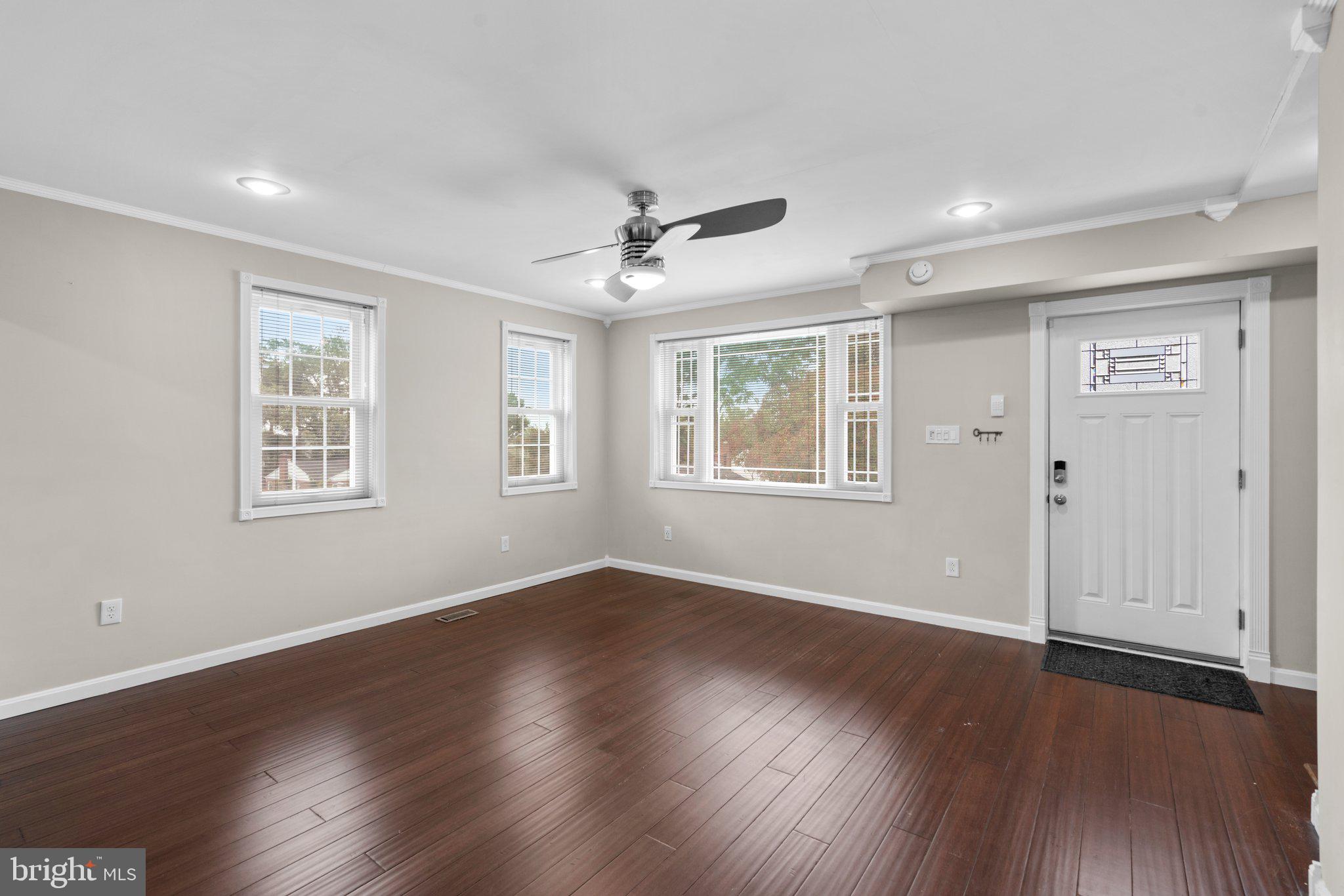 3814 Cedarhurst Road Baltimore, MD 21206 - Photo 7 of 38