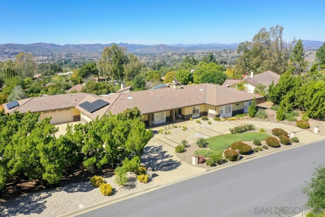 15938 Overview Road Poway, CA 92064 - Photo 4 of 72