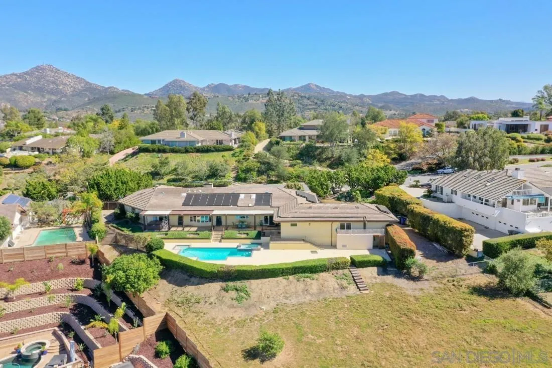 15938 Overview Road Poway, CA 92064 - Photo 9 of 72