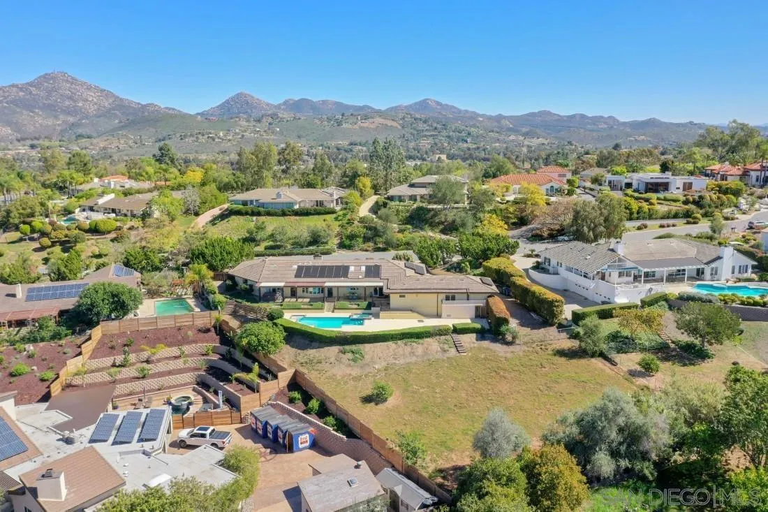 15938 Overview Road Poway, CA 92064 - Photo 10 of 72