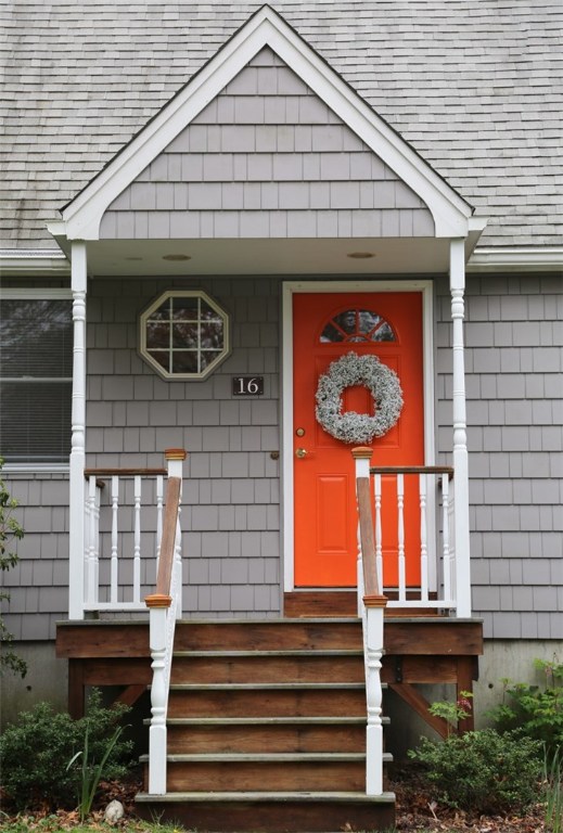 16 Thornapple Road Narragansett, RI 02882 - Photo 3 of 40 Front Door