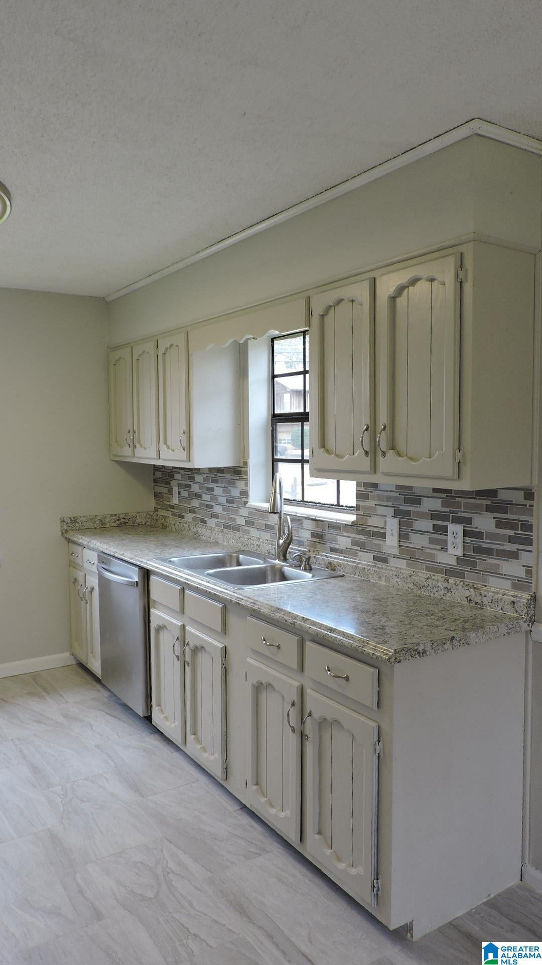 409 13th Street Pleasant Grove, AL 35127 - Photo 10 of 23