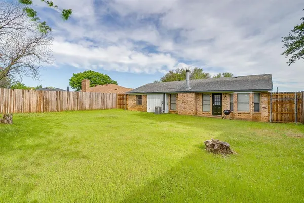 $275,000 | 2733 Southpark Lane, Fort Worth, TX 76133