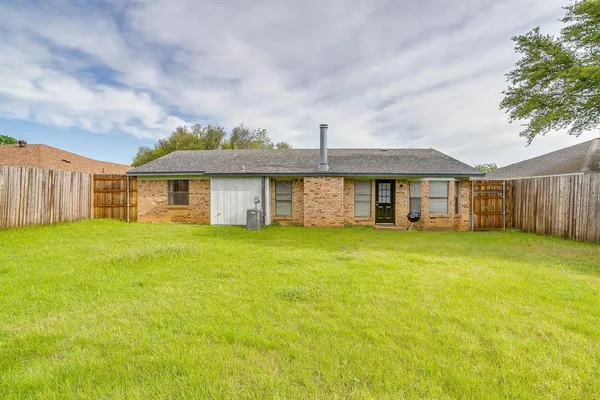 $275,000 | 2733 Southpark Lane, Fort Worth, TX 76133