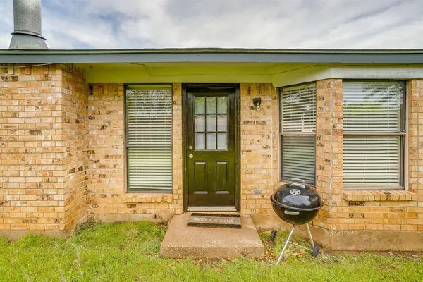 $275,000 | 2733 Southpark Lane, Fort Worth, TX 76133