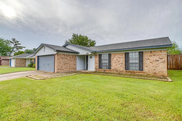 $275,000 | 2733 Southpark Lane, Fort Worth, TX 76133