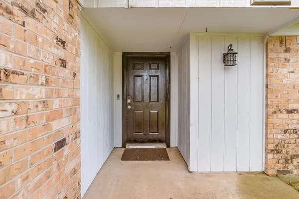 $275,000 | 2733 Southpark Lane, Fort Worth, TX 76133