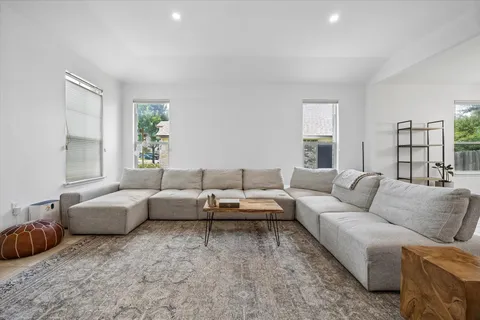 $2,400 | 11220 Sisquoc Formation View, Austin, TX 78754