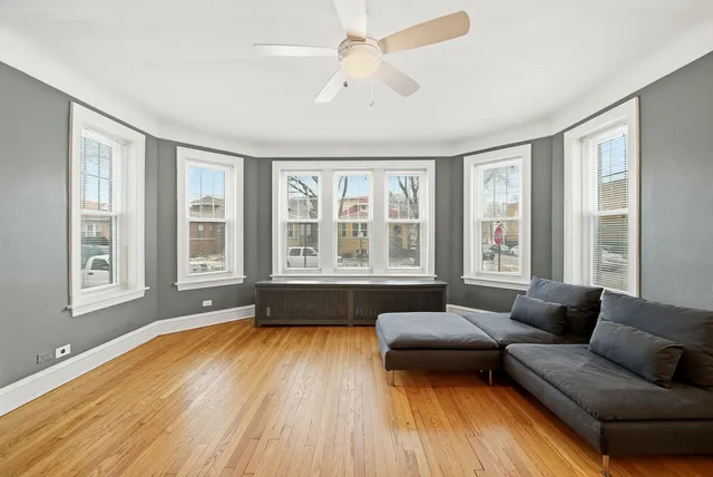 $875,000 | 2600 West North Shore Avenue, Chicago, IL 60645