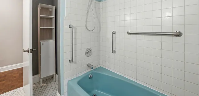 $875,000 | 2600 West North Shore Avenue, Chicago, IL 60645