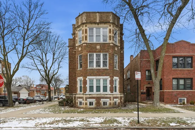 $875,000 | 2600 West North Shore Avenue, Chicago, IL 60645