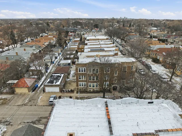 $875,000 | 2600 West North Shore Avenue, Chicago, IL 60645