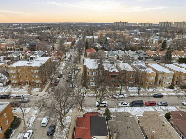 $875,000 | 2600 West North Shore Avenue, Chicago, IL 60645