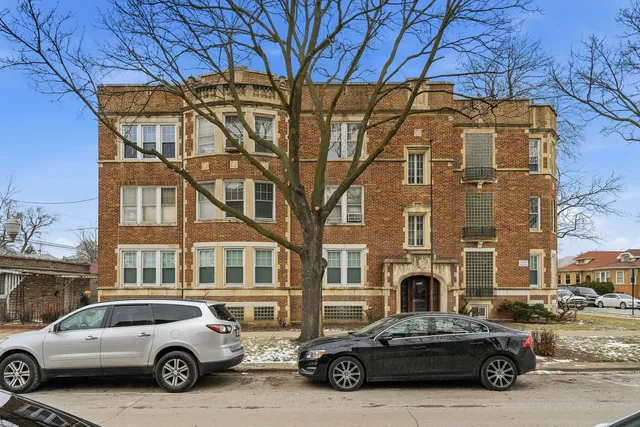 $875,000 | 2600 West North Shore Avenue, Chicago, IL 60645
