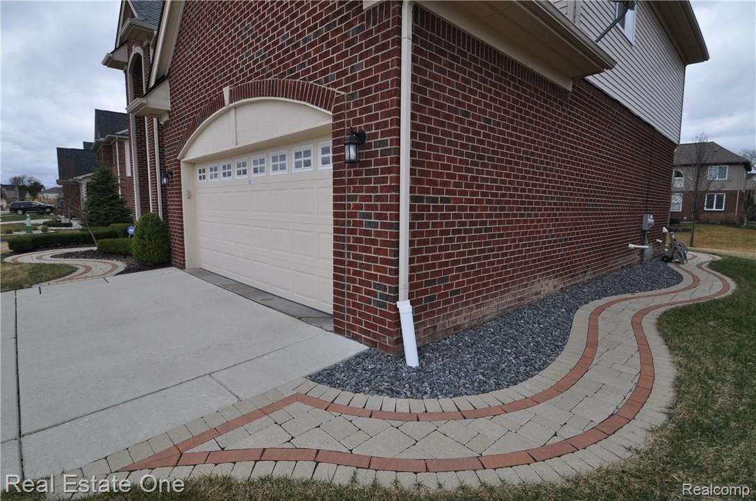 3615 Connors Drive Rochester, MI 48307 - Photo 35 of 45 36.JPG