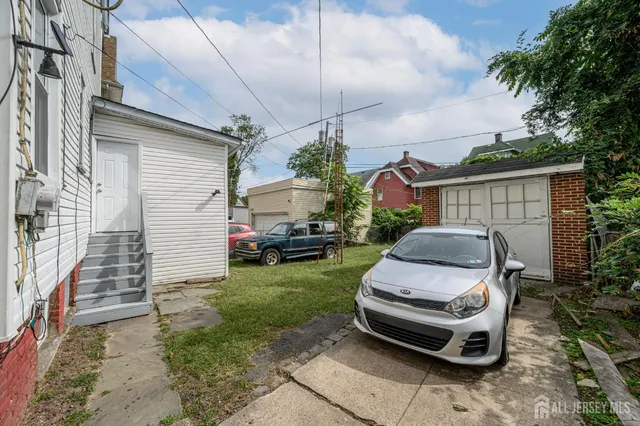 a house view with a outdoor space