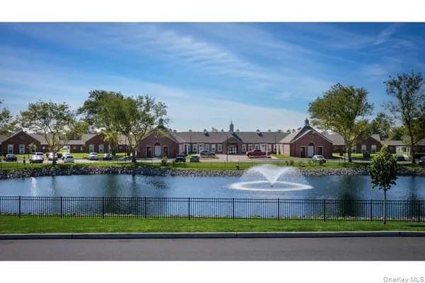 $2,895 | 75 Circle Drive, Unit 82103, Central Islip, NY 11722