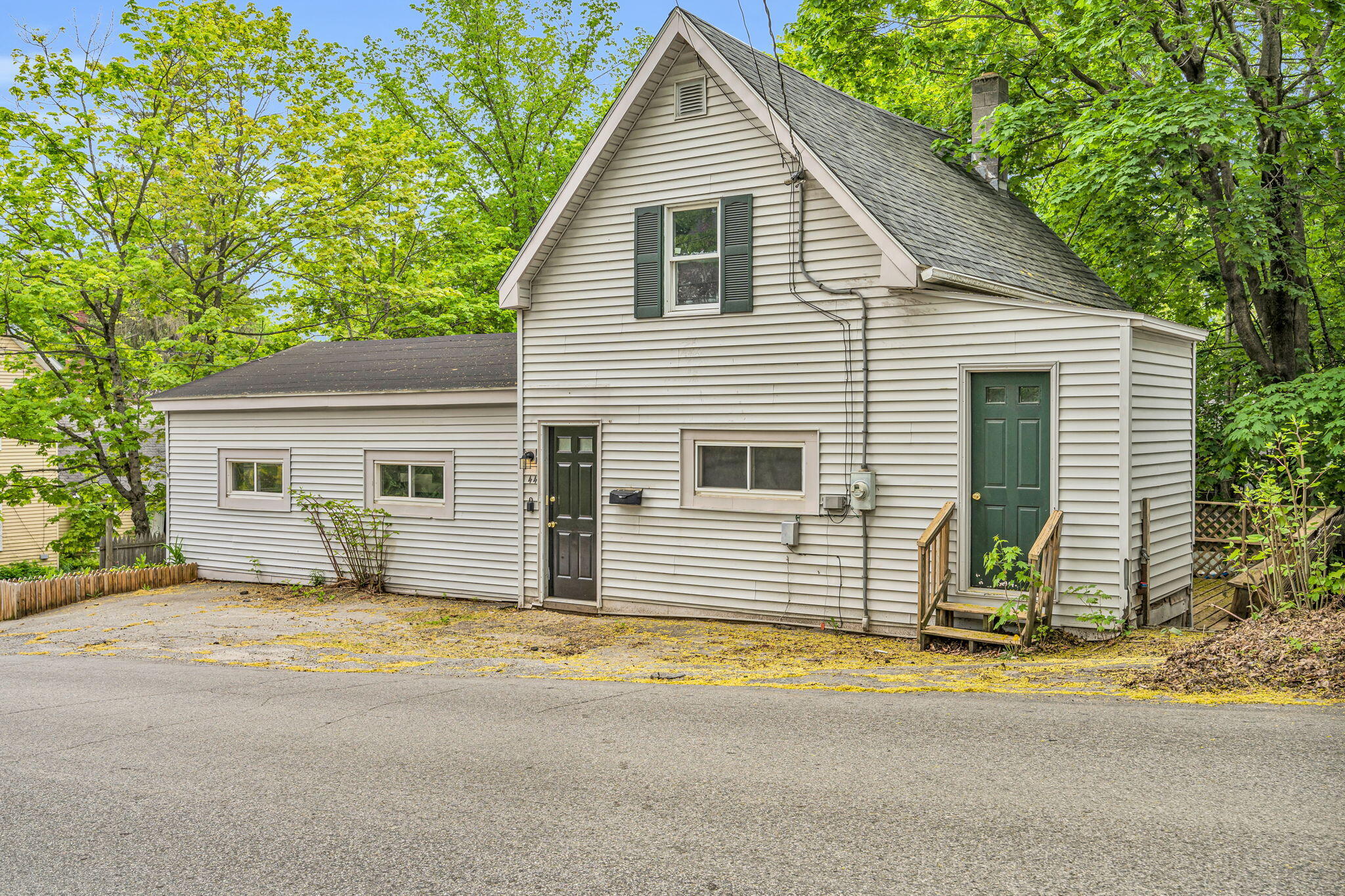 44 Spring Street Gardiner, ME 04345 - Photo 1 of 23 1-web-or-mls-DSC00527