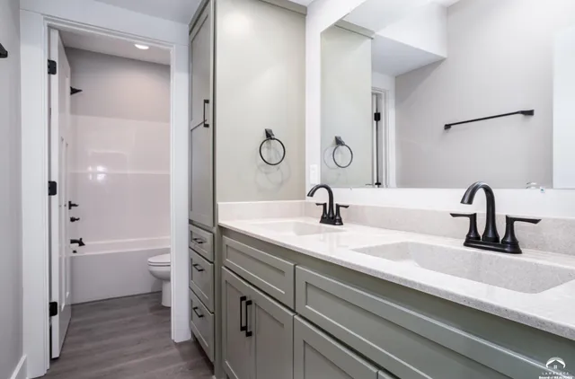 $350,000 | 915 Eagle Ridge Drive, Baldwin City, KS 66006