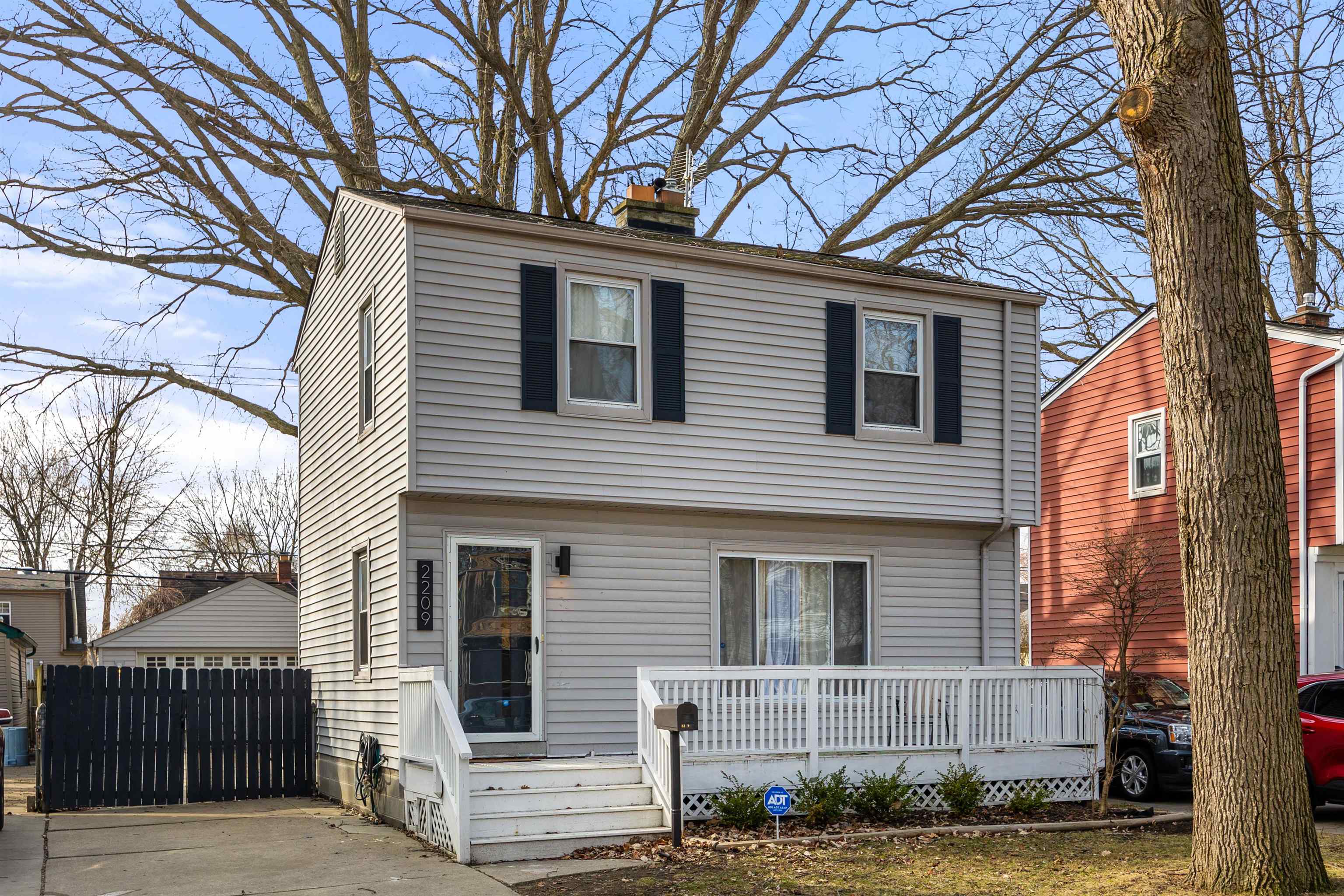 2209 Hampton Road Grosse Pointe Woods, MI 48236 - Photo 1 of 29