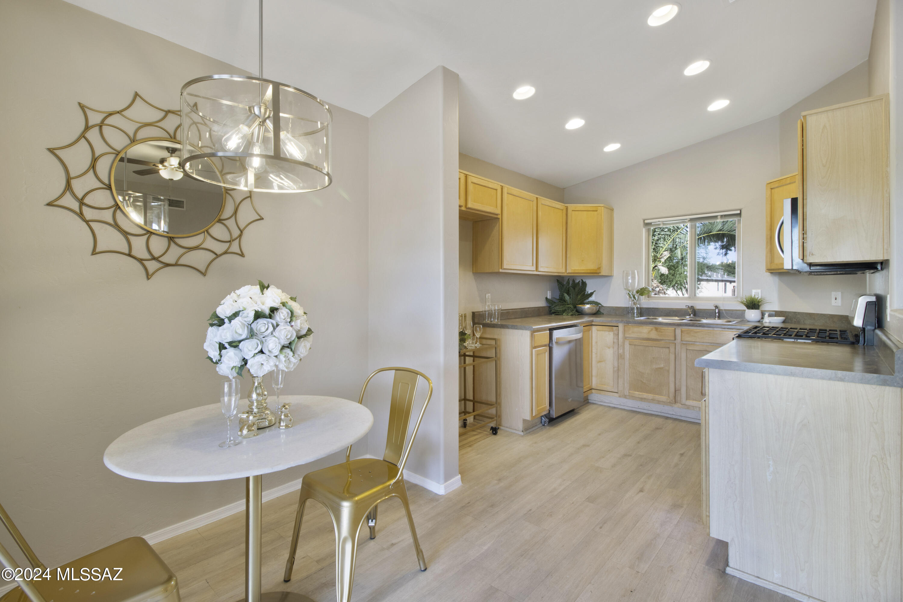 7630 South Meadow Spring Way Tucson, AZ 85747 - Photo 9 of 30