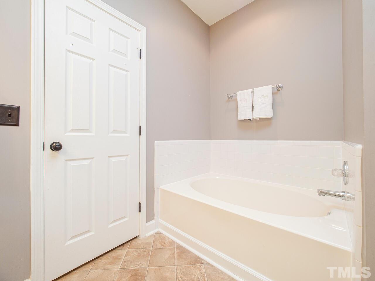 8317 Amber Leaf Court Raleigh, NC 27612 - Photo 14 of 20 Gallery Image 14