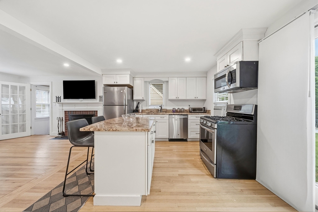 180 Broad Meadow Road Needham, MA 02492 - Photo 12 of 32