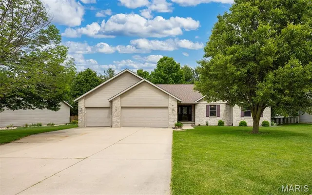 $349,000 | 248 Prairie Grass Road, Chatham, IL 62629