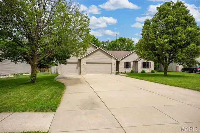 $349,000 | 248 Prairie Grass Road, Chatham, IL 62629