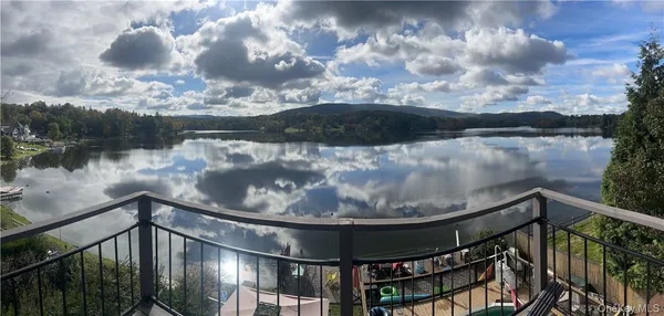 $695,000 | 545 Shore Drive, New Windsor, NY 12553