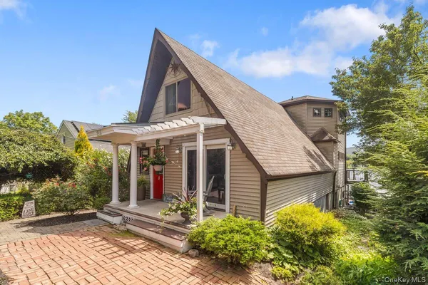$695,000 | 545 Shore Drive, New Windsor, NY 12553