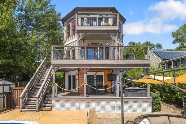 $695,000 | 545 Shore Drive, New Windsor, NY 12553