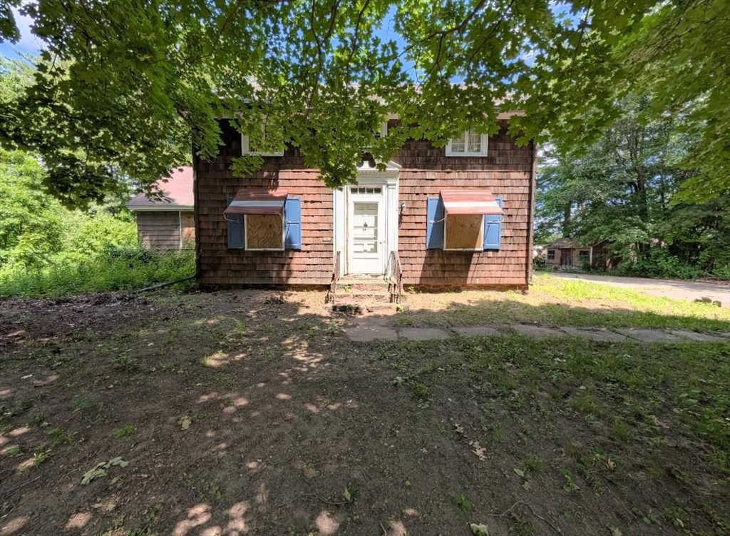 46 Turners Falls Road Greenfield, MA 01301 - Photo 2 of 5