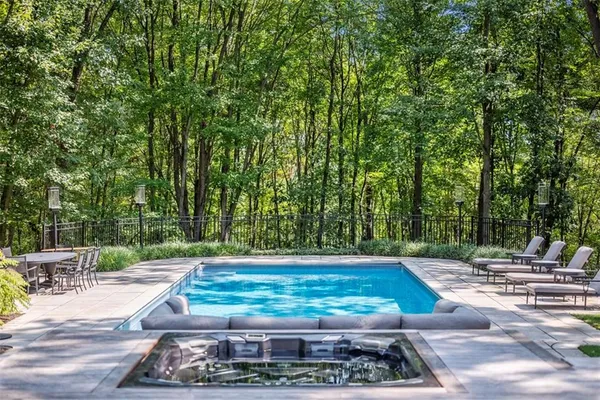 $2,700,000 | 904 Champlain Place, Gibsonia, PA 15044