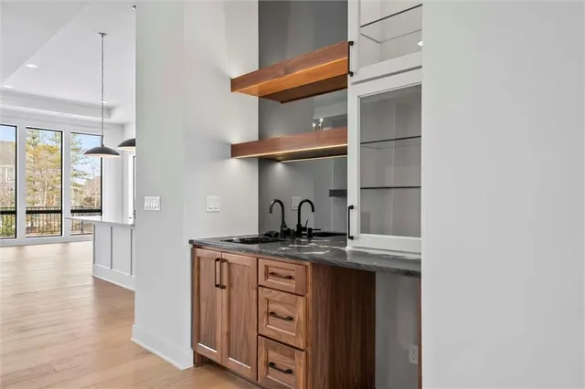 $1,418,550 | 3244 West 133rd Terrace, Leawood, KS 66224