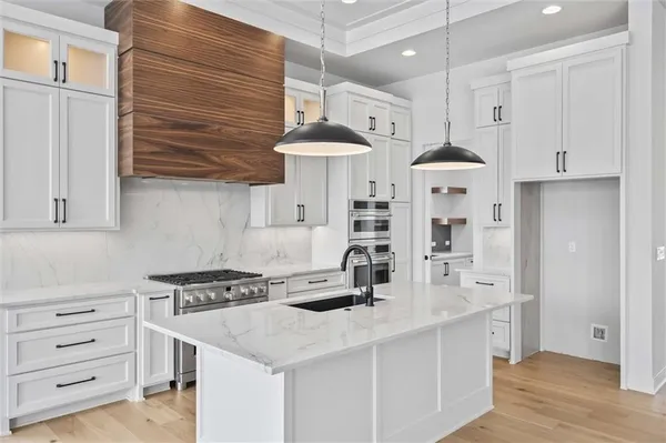 $1,418,550 | 3244 West 133rd Terrace, Leawood, KS 66209