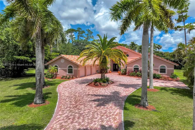 $1,449,000 | 7562 Northwest 51st Place, Coral Springs, FL 33067
